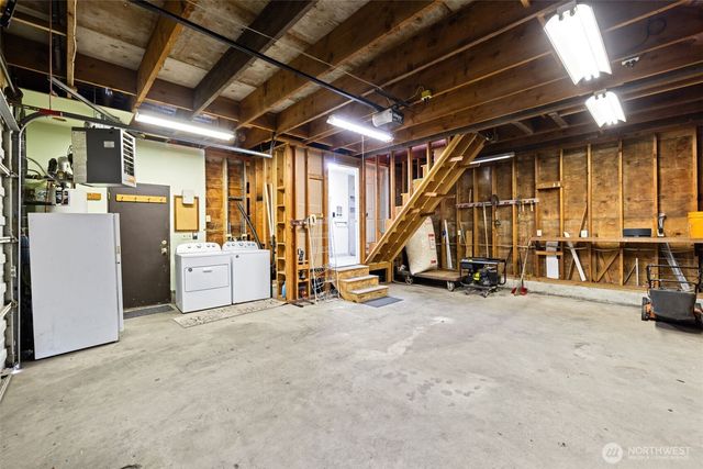 5246 Yearley Drive NE, Olympia, WA 98516