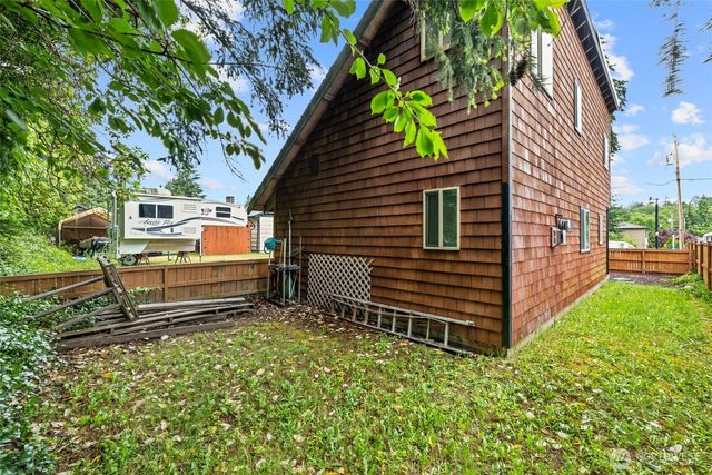 5246 Yearley Drive NE, Olympia, WA 98516
