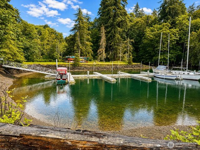 5246 Yearley Drive NE, Olympia, WA 98516