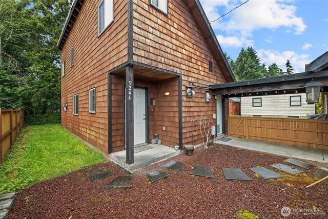 5246 Yearley Drive NE, Olympia, WA 98516