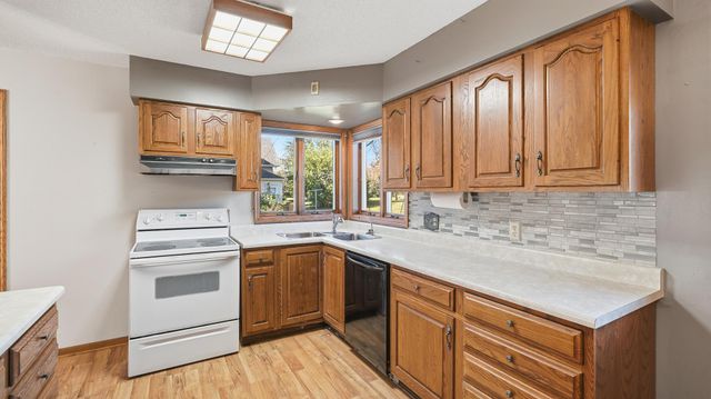 309 E Iowa Street, Elmore, MN 56027