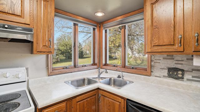 309 E Iowa Street, Elmore, MN 56027