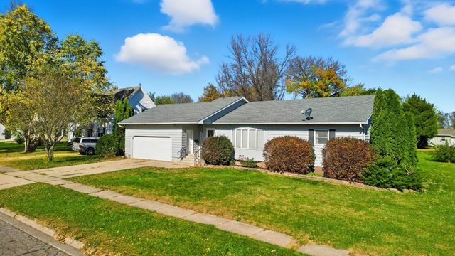 309 E Iowa Street, Elmore, MN 56027