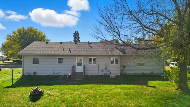 309 E Iowa Street, Elmore, MN 56027