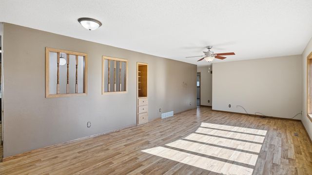 309 E Iowa Street, Elmore, MN 56027