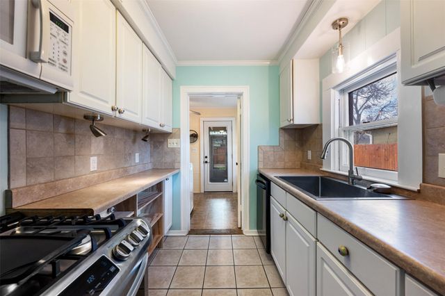 1218 S Myrtle ST, Georgetown, TX 78626