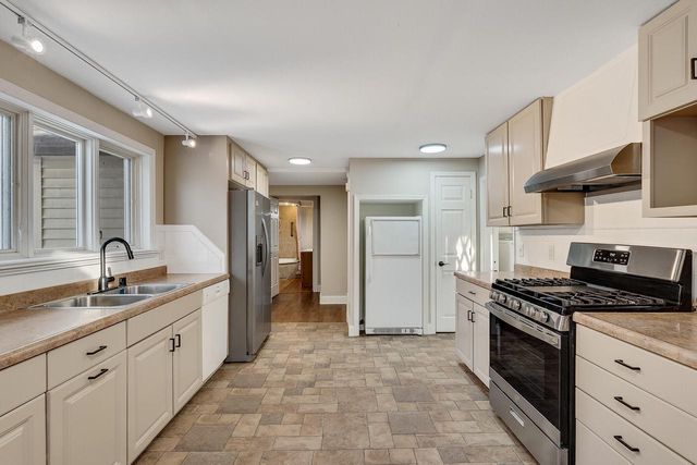 1231 Liberty STREET, La Crosse, WI 54603