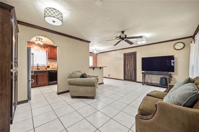 1317 Easthaven Dr, Corpus Christi, TX 78412
