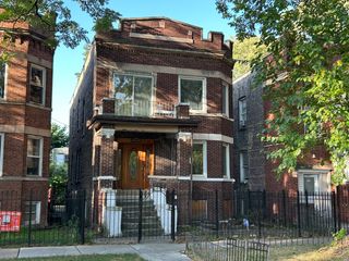 3704 W Ferdinand Street, Chicago, IL 60624