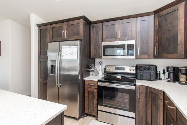 6608 27th Street S, Fargo, ND 58104