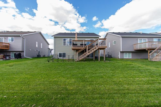 6608 27th Street S, Fargo, ND 58104