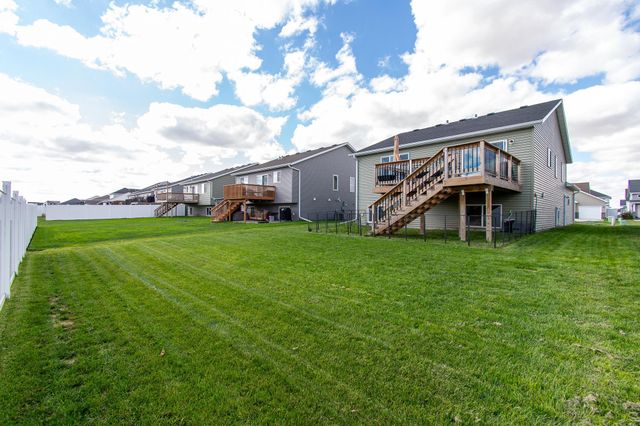 6608 27th Street S, Fargo, ND 58104