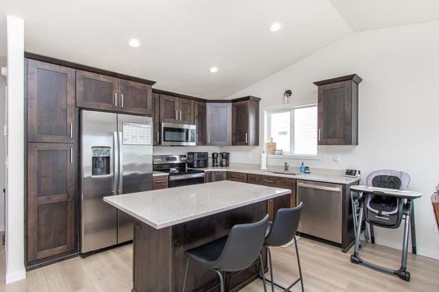 6608 27th Street S, Fargo, ND 58104
