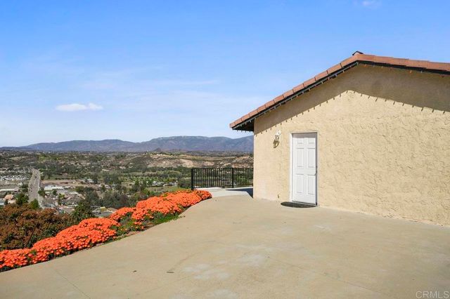 27051 Toyon Ridge Trail, Valley Center, CA 92082