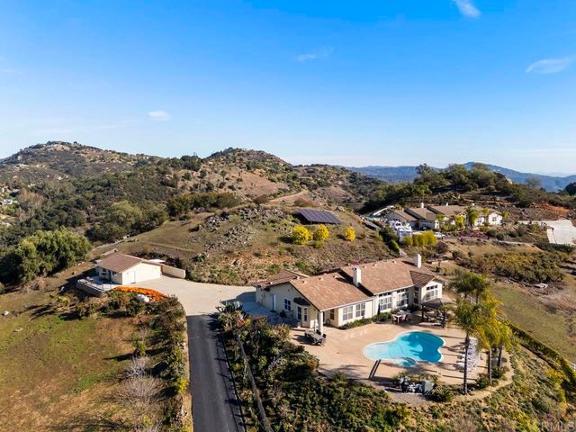 27051 Toyon Ridge Trail, Valley Center, CA 92082
