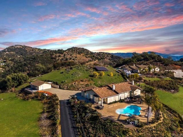 27051 Toyon Ridge Trail, Valley Center, CA 92082
