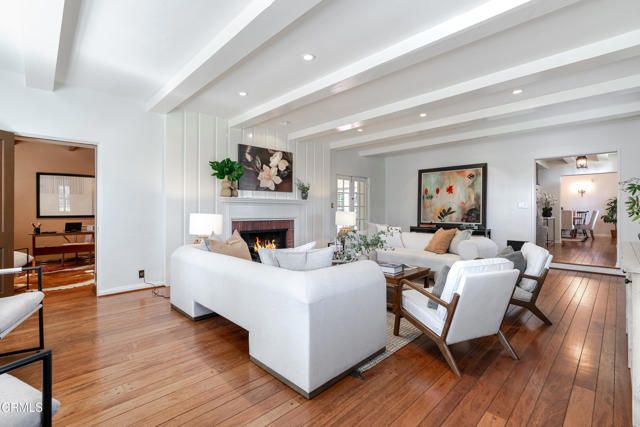 2051 Mendocino Lane, Altadena, CA 91001