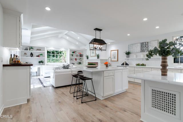 2051 Mendocino Lane, Altadena, CA 91001