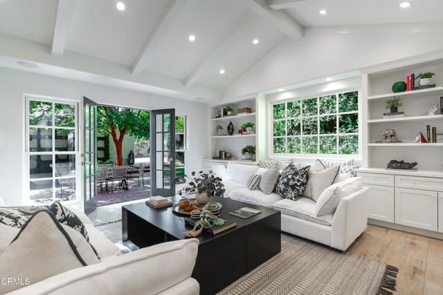 2051 Mendocino Lane, Altadena, CA 91001