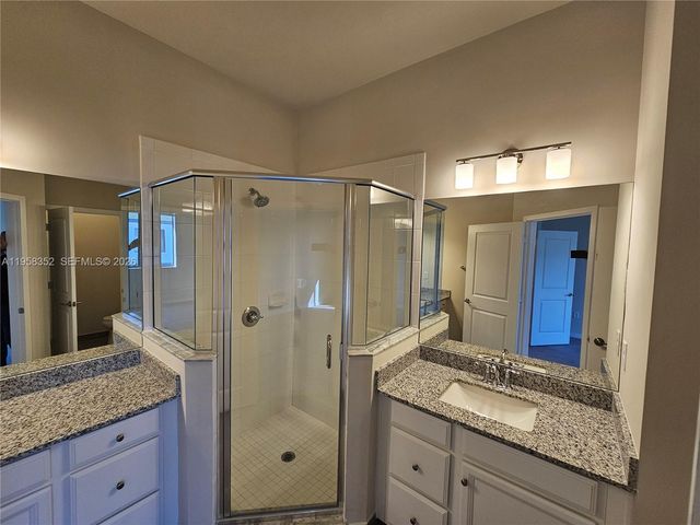 10824 SW 232nd Ter ., Homestead, FL 33032