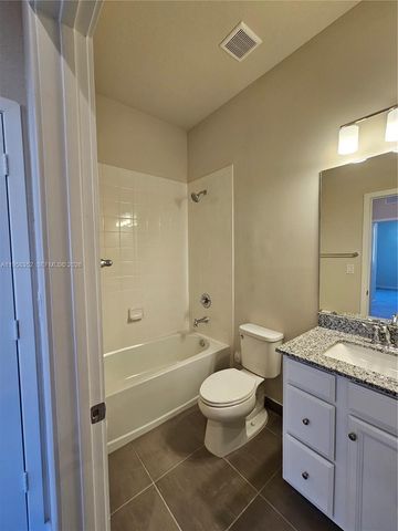 10824 SW 232nd Ter ., Homestead, FL 33032