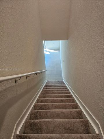 10824 SW 232nd Ter ., Homestead, FL 33032