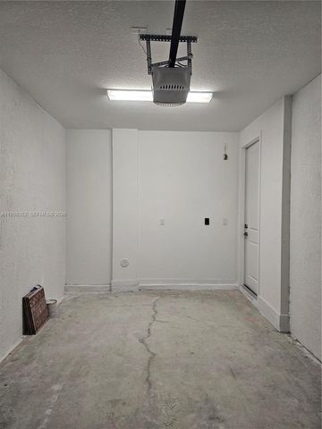 10824 SW 232nd Ter ., Homestead, FL 33032