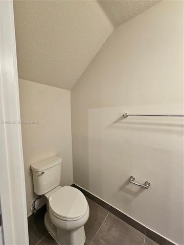 10824 SW 232nd Ter ., Homestead, FL 33032