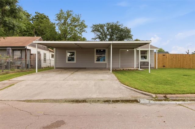 2307 Windsor Lane, Pasadena, TX 77506