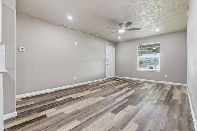 2307 Windsor Lane, Pasadena, TX 77506