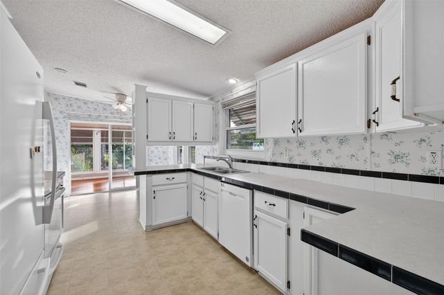 9165 SW 32ND CT., Ocala, FL 34476