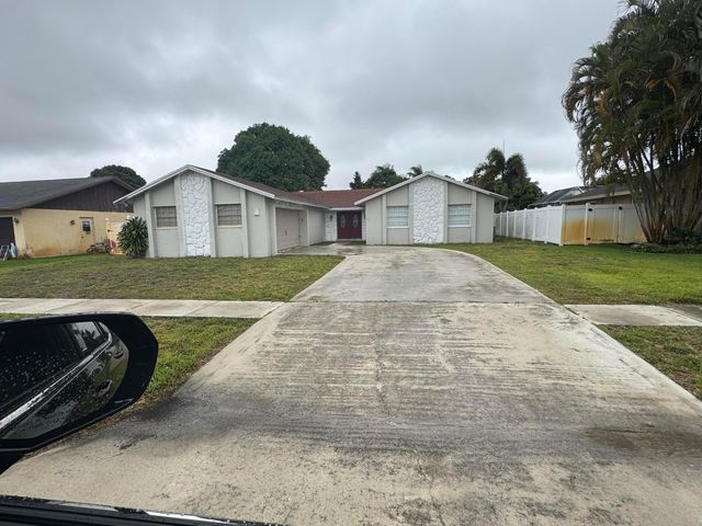 589 Cashiers Drive, West Palm Beach, FL 33413