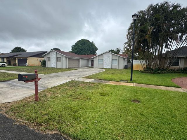 589 Cashiers Drive, West Palm Beach, FL 33413