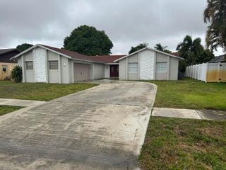 589 Cashiers Drive, West Palm Beach, FL 33413
