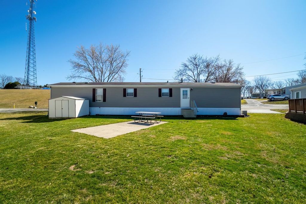 215 Lane 101A Hamilton Lk Lot 47, Hamilton, IN 46742