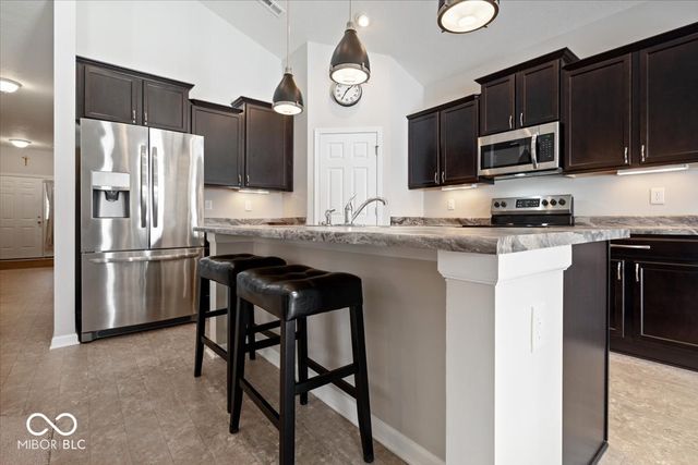 8138 Cagles Mill Trace, Avon, IN 46123