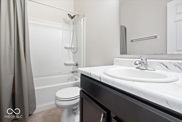 8138 Cagles Mill Trace, Avon, IN 46123