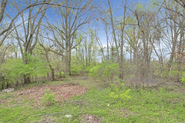 2423 Stelzer Road, Columbus, OH 43219