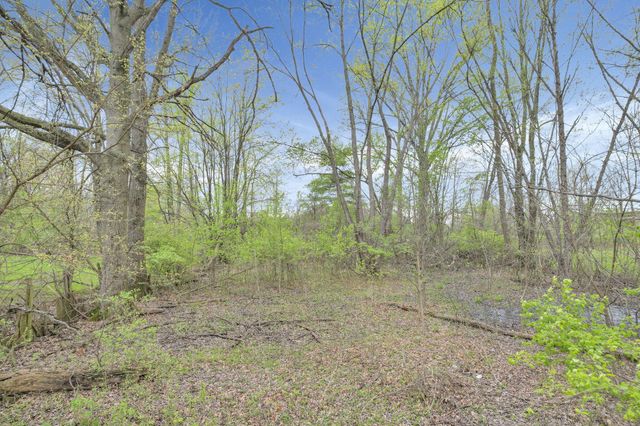 2423 Stelzer Road, Columbus, OH 43219