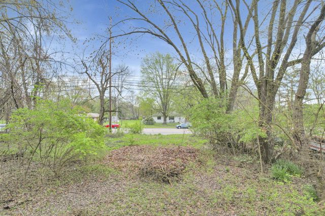 2423 Stelzer Road, Columbus, OH 43219