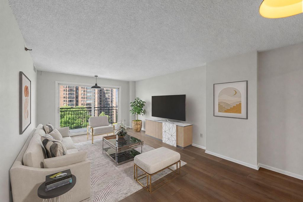 1225 Lasalle Avenue 1106, Minneapolis, MN 55403 — exterior