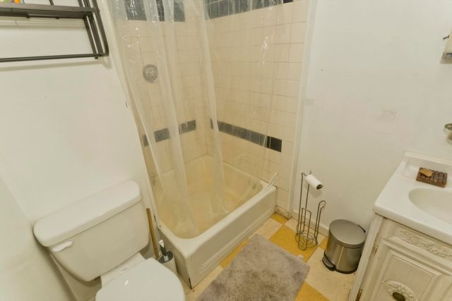146 Beech St., Holyoke, MA 01040
