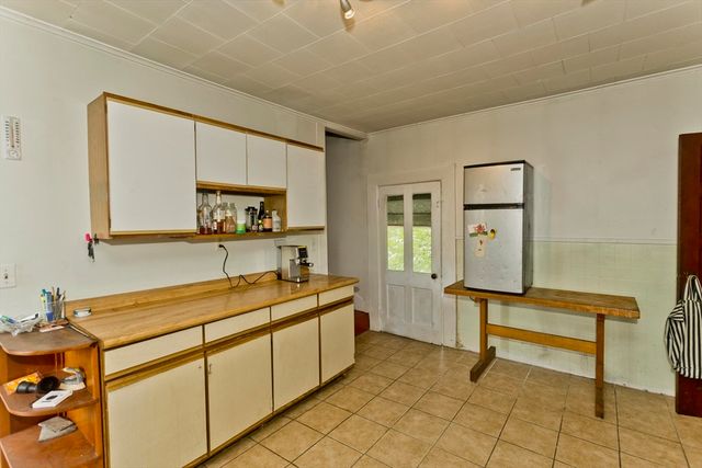 146 Beech St., Holyoke, MA 01040