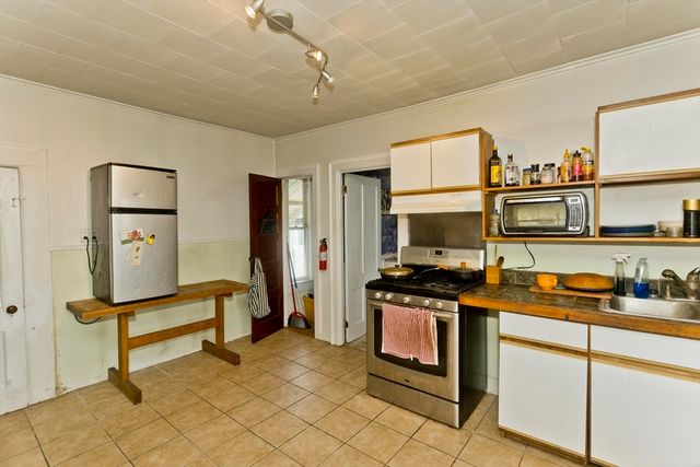 146 Beech St., Holyoke, MA 01040