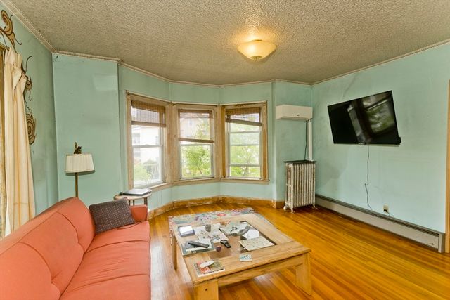 146 Beech St., Holyoke, MA 01040