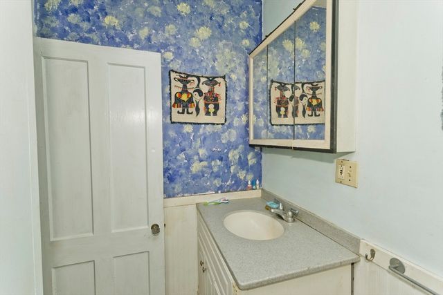 146 Beech St., Holyoke, MA 01040