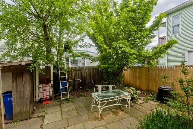 146 Beech St., Holyoke, MA 01040