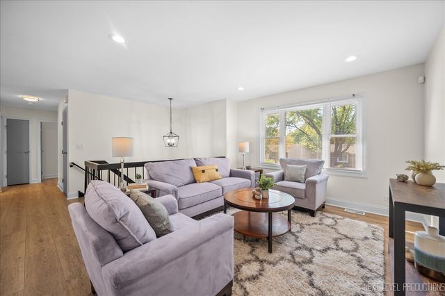 5628 Crestwood Road, Matteson, IL 60443