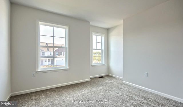 7855 OAK BROOK DR, Harrisburg, PA 17112