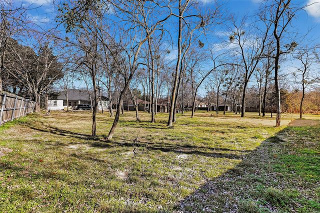 1011 Division Street, Greenville, TX 75401